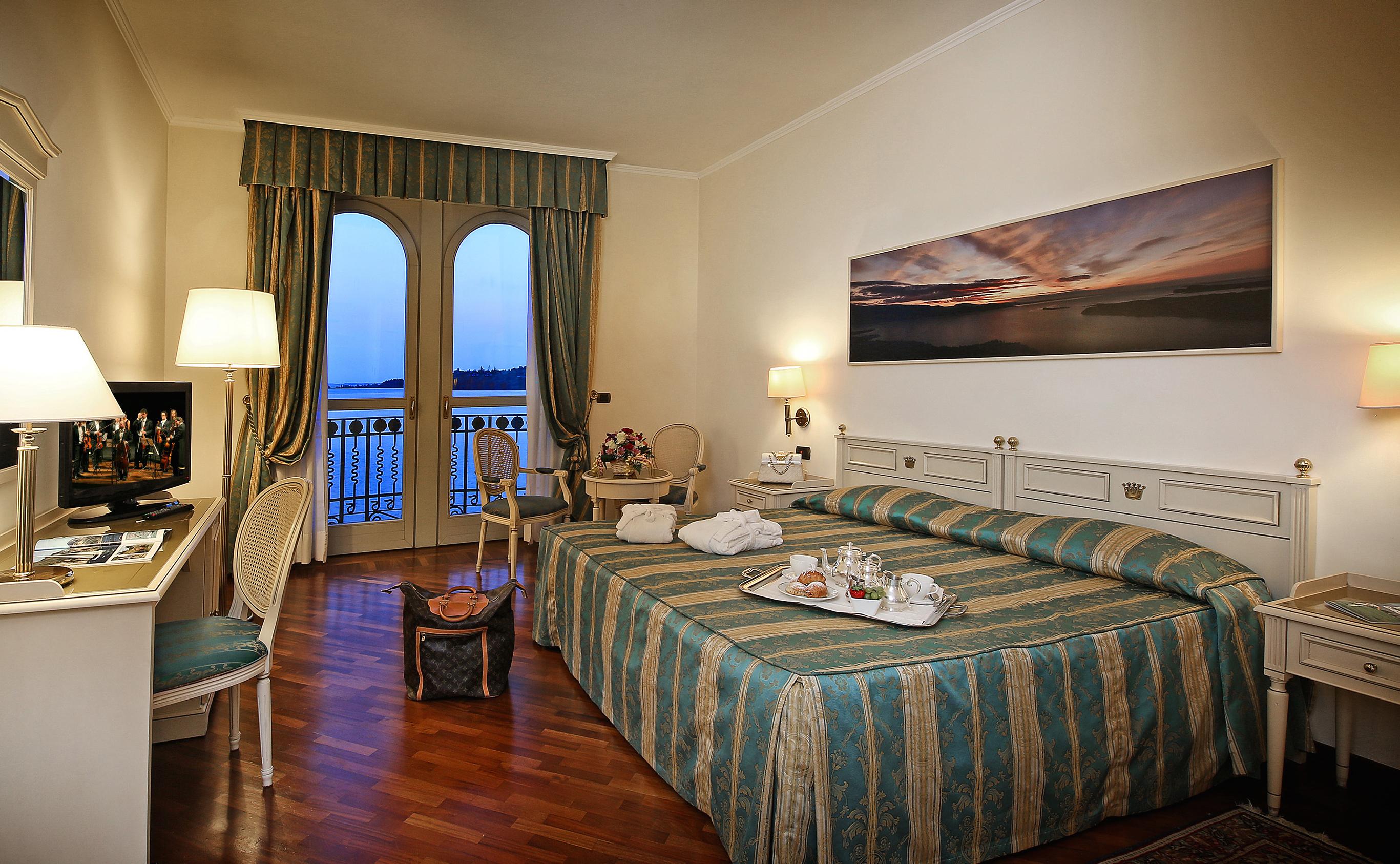 Hotel Savoy Palace Gardone Riviera Exterior foto