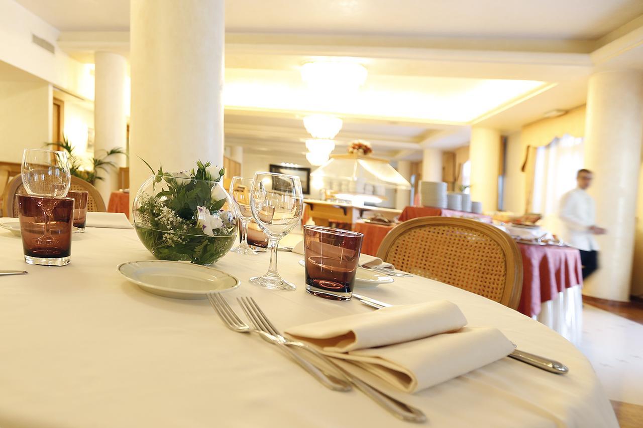 Hotel Savoy Palace Gardone Riviera Exterior foto