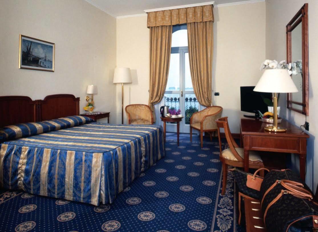 Hotel Savoy Palace Gardone Riviera Exterior foto